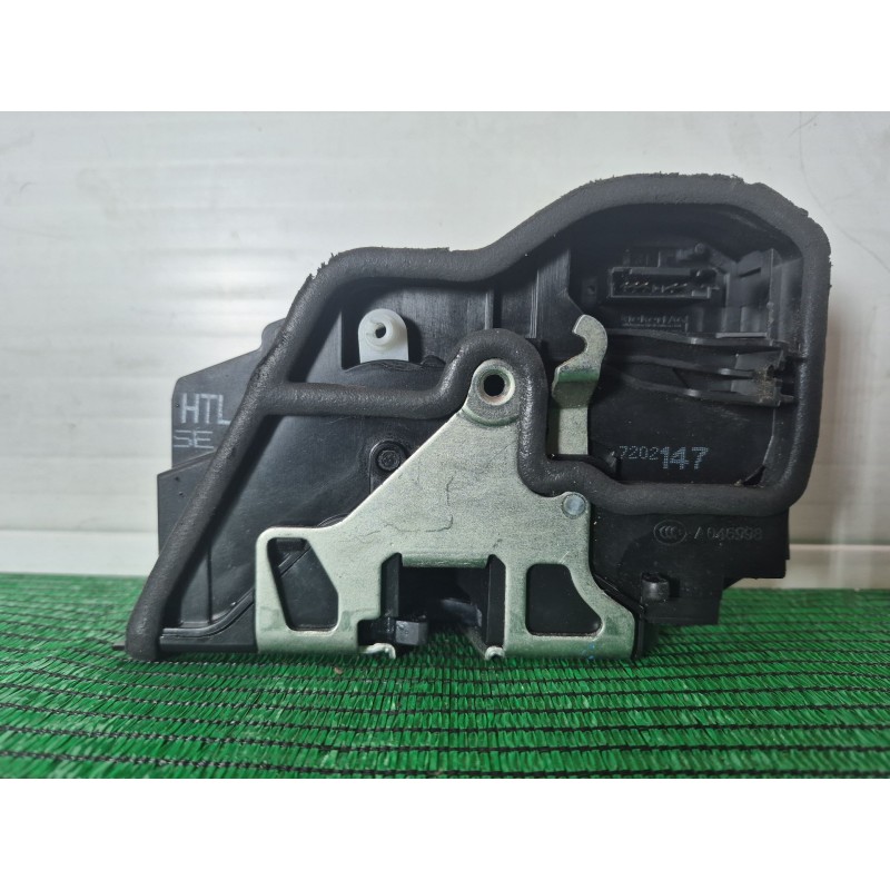 Recambio de cerradura puerta trasera izquierda para bmw x5 (e70) 3.0 d referencia OEM IAM A046998 A046998 A046998