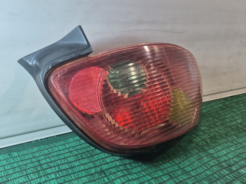 Recambio de piloto trasero izquierdo para peugeot 206 hatchback (2a/c) 1.4 i referencia OEM IAM   