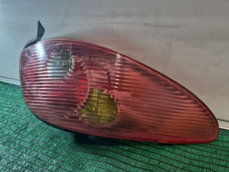 Recambio de piloto trasero izquierdo para peugeot 206 hatchback (2a/c) 1.4 i referencia OEM IAM   