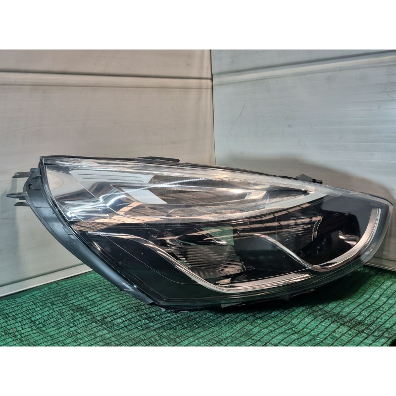 Recambio de faro derecho para renault clio iv (bh_) 0.9 tce 90 referencia OEM IAM 010330711 010330711 010330711