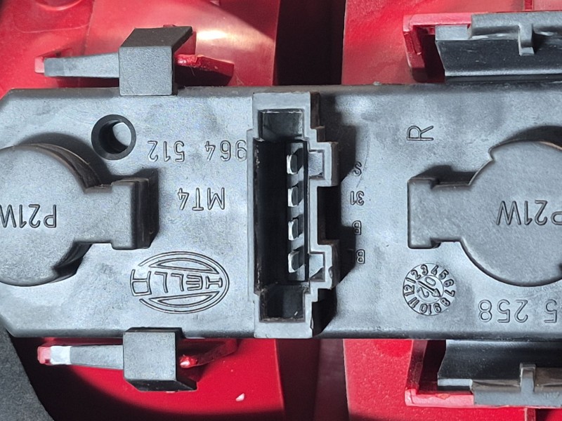 Recambio de piloto trasero derecho para volkswagen sharan van (7m_) 1.9 tdi (7m6, 7m9) referencia OEM IAM   