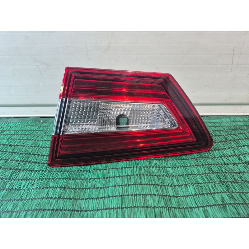 Recambio de piloto trasero derecho interior para renault clio iv (bh_) 0.9 tce 90 referencia OEM IAM   