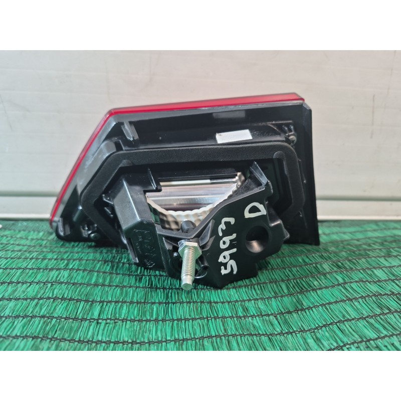 Recambio de piloto trasero derecho interior para renault clio iv (bh_) 0.9 tce 90 referencia OEM IAM   