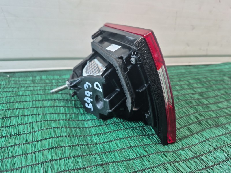 Recambio de piloto trasero derecho interior para renault clio iv (bh_) 0.9 tce 90 referencia OEM IAM   