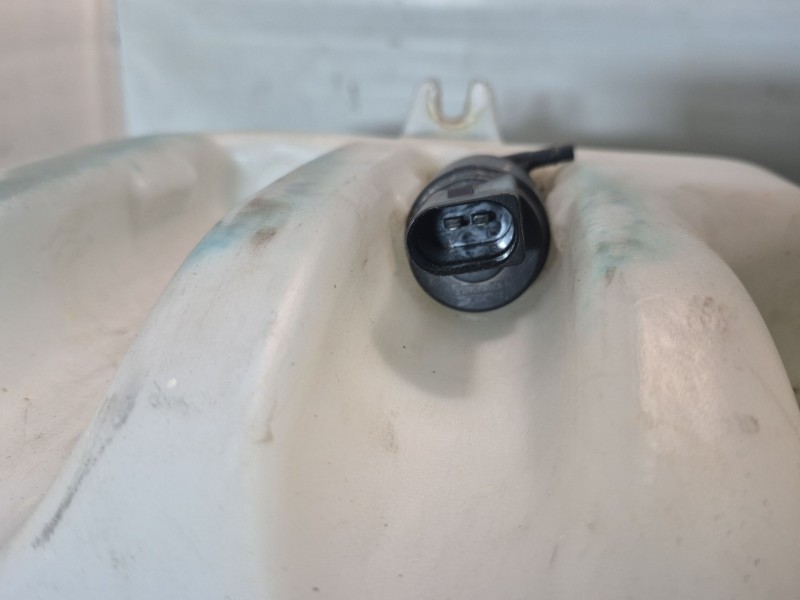 Recambio de deposito limpia para iveco daily iv furgoneta 65c15 referencia OEM IAM   