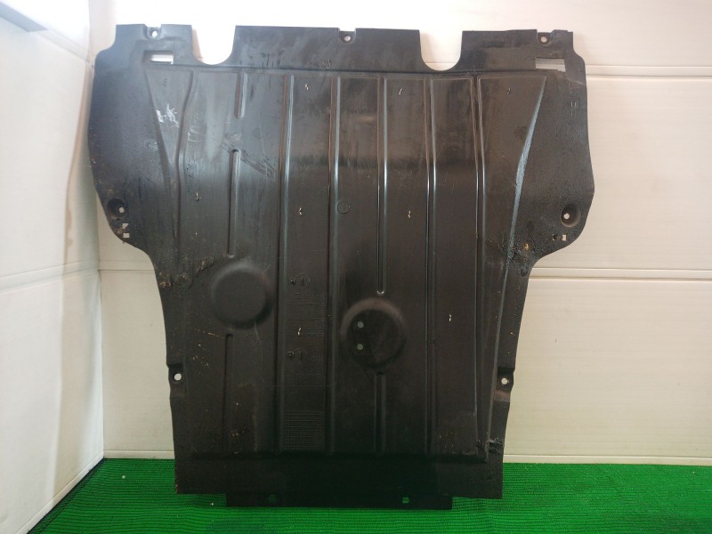 Recambio de cubrecarter para renault clio iv (bh_) 0.9 tce 90 referencia OEM IAM   