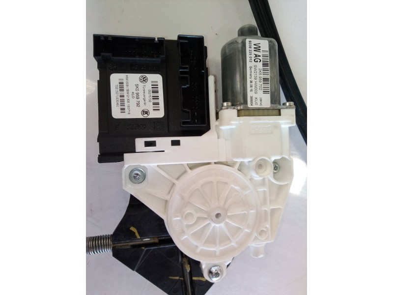 Recambio de elevalunas delantero derecho para volkswagen caddy ocio maxi outdoor bmt referencia OEM IAM 5K0959792 5K0959792 2K59