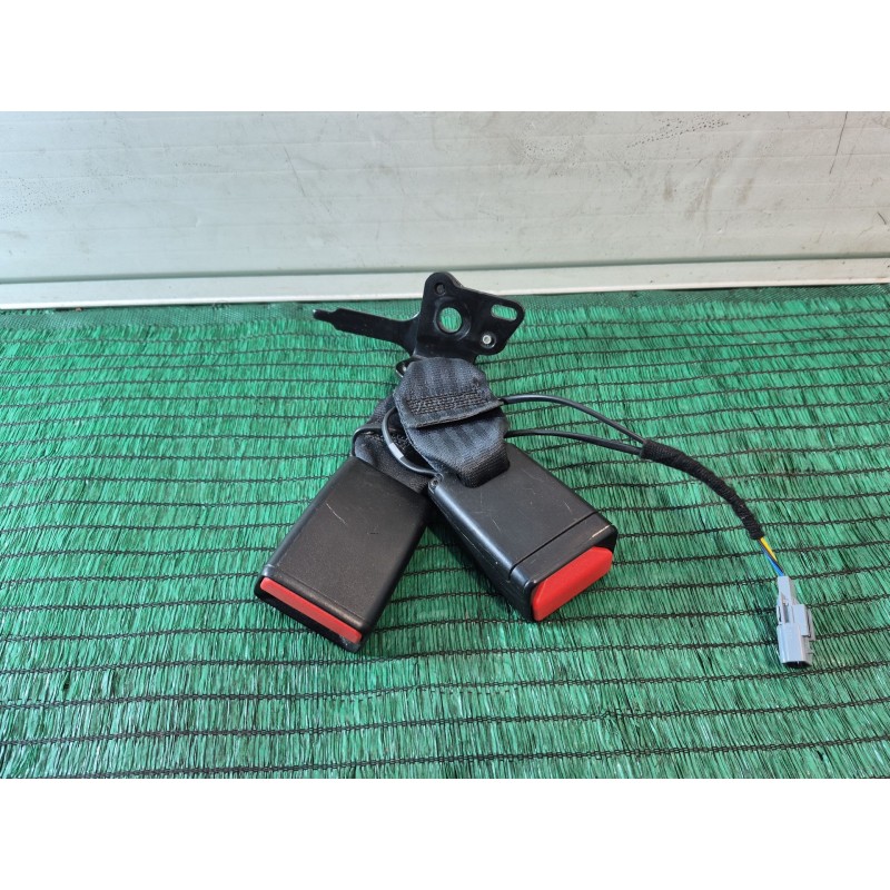 Recambio de enganche cinturon para renault clio iv (bh_) 0.9 tce 90 referencia OEM IAM   