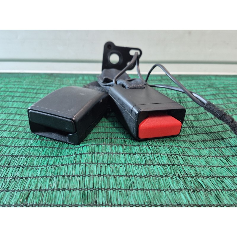 Recambio de enganche cinturon para renault clio iv (bh_) 0.9 tce 90 referencia OEM IAM   