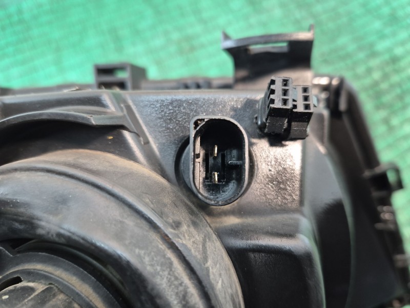 Recambio de faro izquierdo para bmw 3 (e46) 320 d referencia OEM IAM   