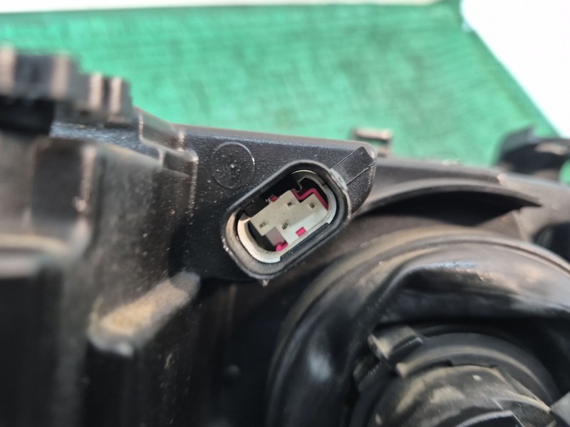 Recambio de faro izquierdo para bmw 3 (e46) 320 d referencia OEM IAM   