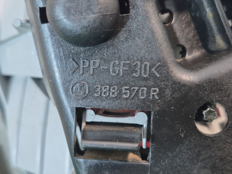 Recambio de piloto trasero derecho interior para bmw 3 (e46) 320 d referencia OEM IAM   