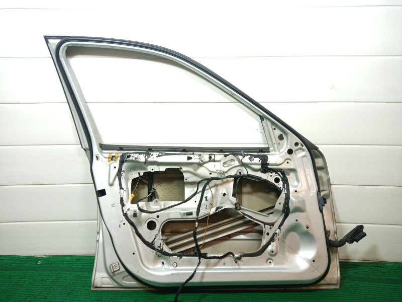 Recambio de puerta delantera izquierda para bmw 3 (e46) 320 d referencia OEM IAM   