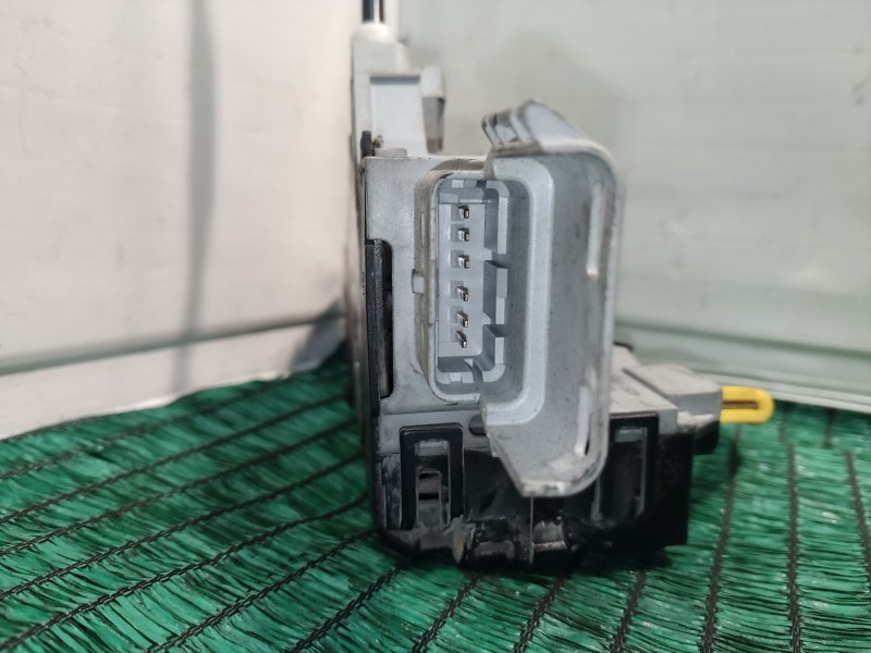 Recambio de cerradura puerta delantera izquierda para peugeot 407 (6d_) 1.6 hdi 110 (6d9hzc, 6d9hyc) referencia OEM IAM   