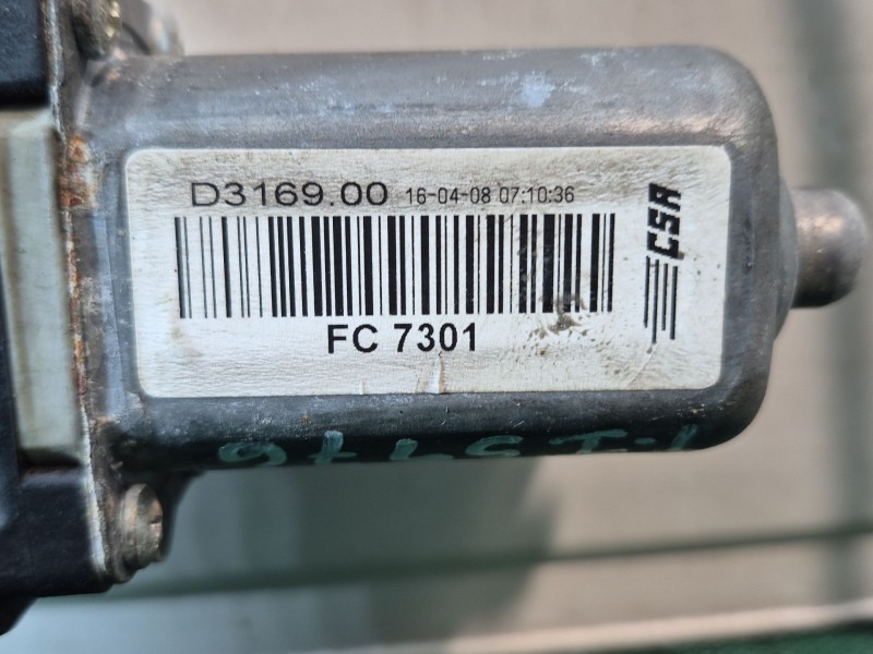 Recambio de elevalunas trasero izquierdo para jaguar xf i (x250) 3.0 referencia OEM IAM D316900 D316900 D316900