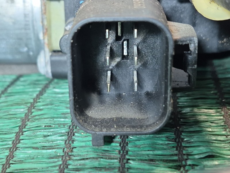 Recambio de elevalunas trasero izquierdo para jaguar xf i (x250) 3.0 referencia OEM IAM D316900 D316900 D316900