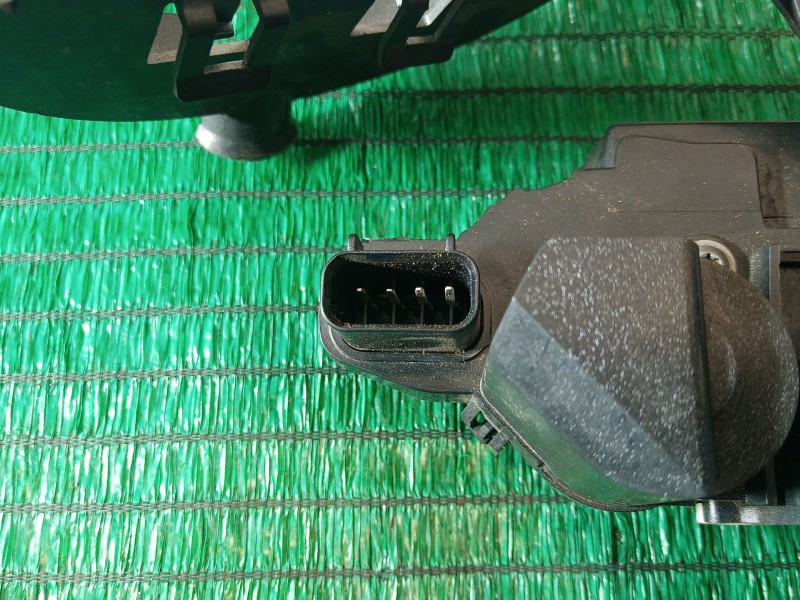 Recambio de cerradura puerta trasera izquierda para jaguar xf i (x250) 3.0 referencia OEM IAM 8X2324995 8X2324995 8X2324995