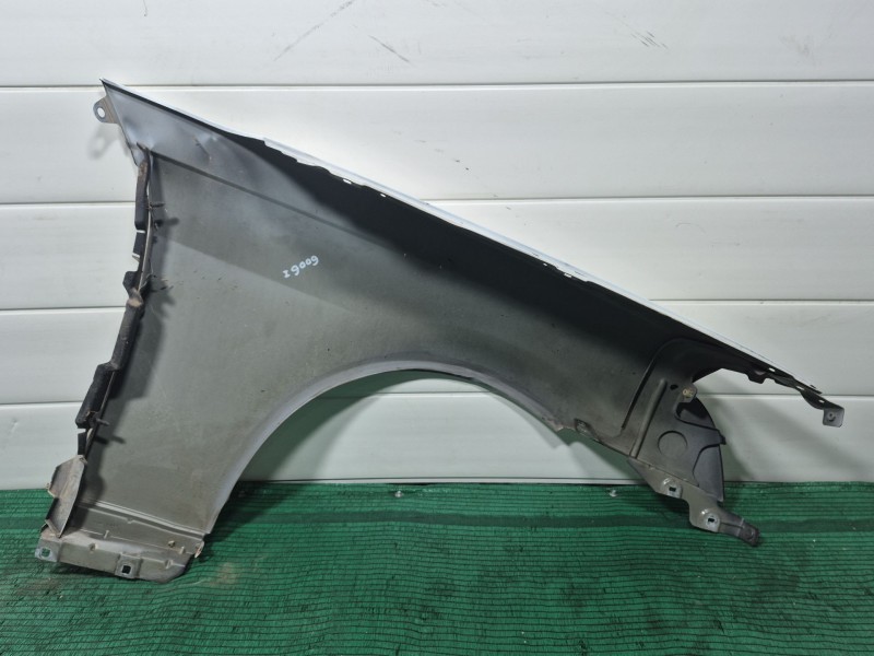 Recambio de aleta delantera izquierda para cadillac cts 3.0 referencia OEM IAM   