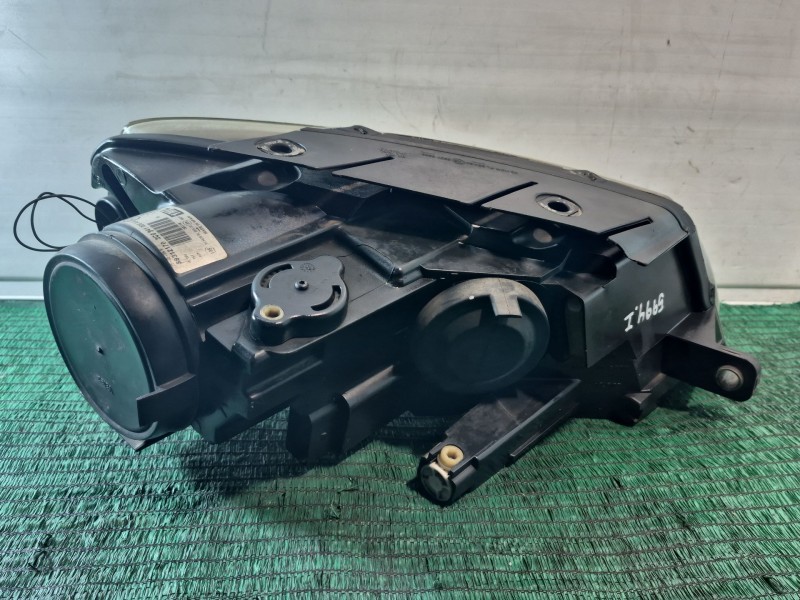 Recambio de faro izquierdo para volkswagen passat b6 (3c2) 1.9 tdi referencia OEM IAM   