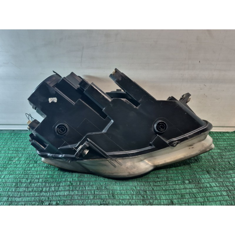 Recambio de faro izquierdo para volkswagen passat b6 (3c2) 1.9 tdi referencia OEM IAM   
