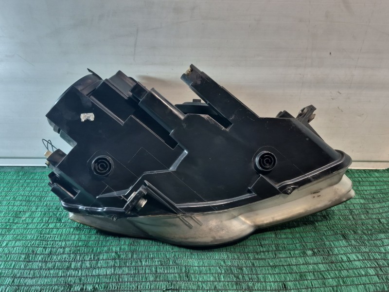 Recambio de faro izquierdo para volkswagen passat b6 (3c2) 1.9 tdi referencia OEM IAM   