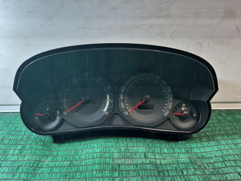 Recambio de cuadro instrumentos para cadillac cts 3.0 referencia OEM IAM 25751850 3024008779 25751850