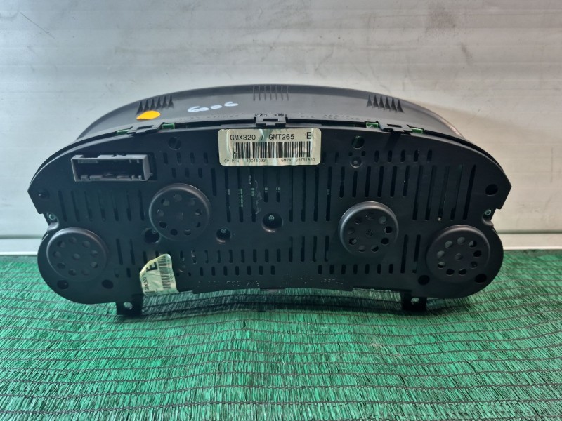 Recambio de cuadro instrumentos para cadillac cts 3.0 referencia OEM IAM 25751850 3024008779 25751850