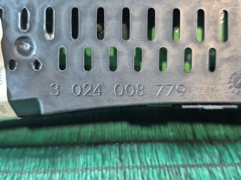 Recambio de cuadro instrumentos para cadillac cts 3.0 referencia OEM IAM 25751850 3024008779 25751850