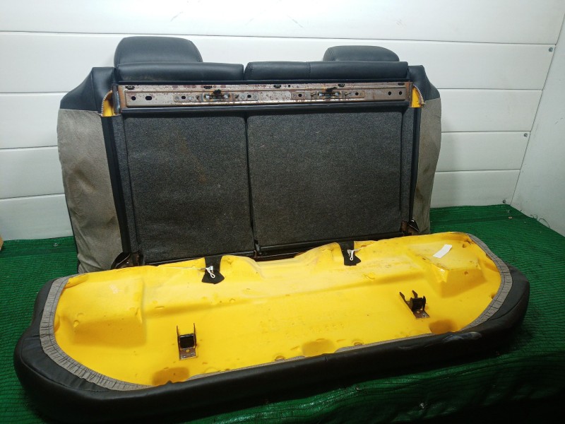 Recambio de asientos traseros para cadillac cts 3.0 referencia OEM IAM   