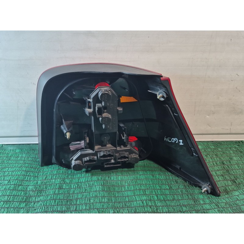 Recambio de piloto trasero izquierdo para volkswagen golf iv (1j1) 1.9 tdi referencia OEM IAM   