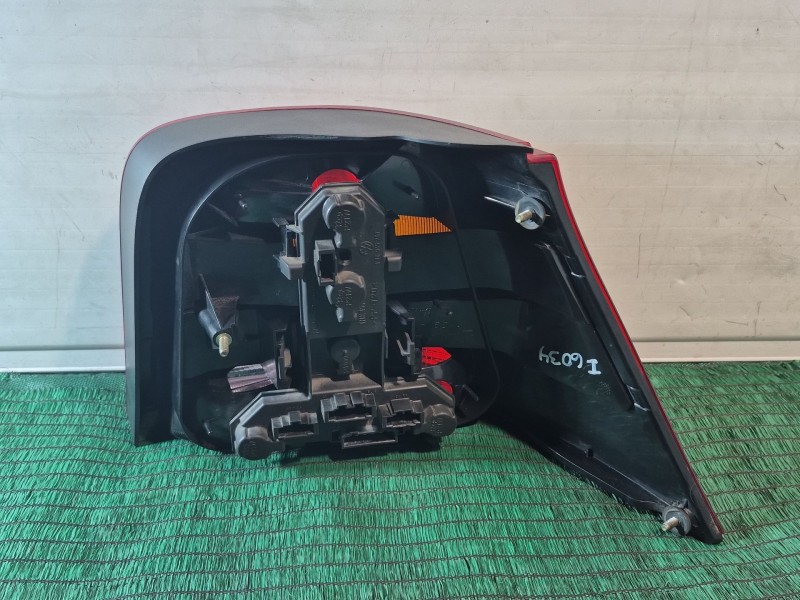 Recambio de piloto trasero izquierdo para volkswagen golf iv (1j1) 1.9 tdi referencia OEM IAM   