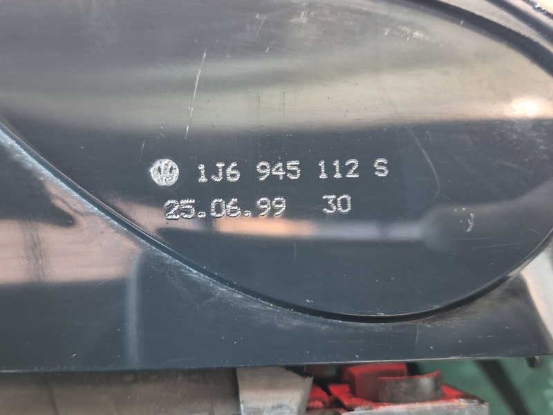 Recambio de piloto trasero derecho para volkswagen golf iv (1j1) 1.9 tdi referencia OEM IAM 1J6945112S 1J6945257 1J6945257