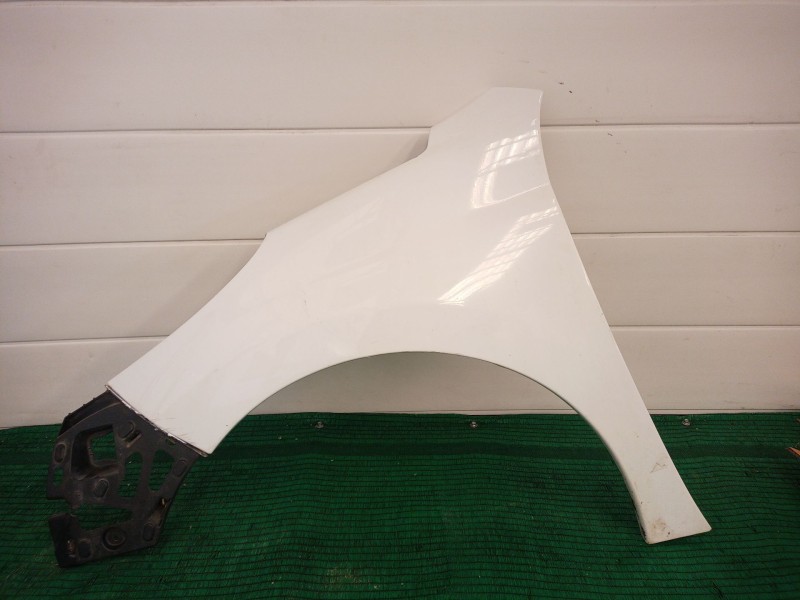 Recambio de aleta delantera izquierda para peugeot 207 cc (wd_) 1.6 hdi referencia OEM IAM   