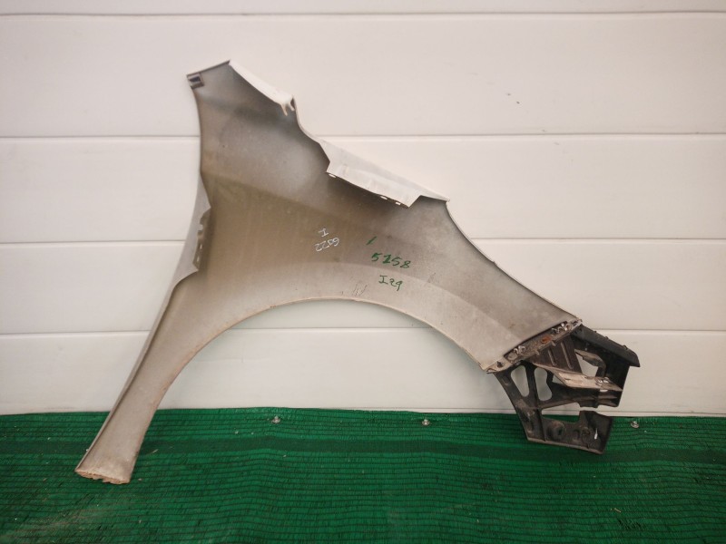 Recambio de aleta delantera izquierda para peugeot 207 cc (wd_) 1.6 hdi referencia OEM IAM   