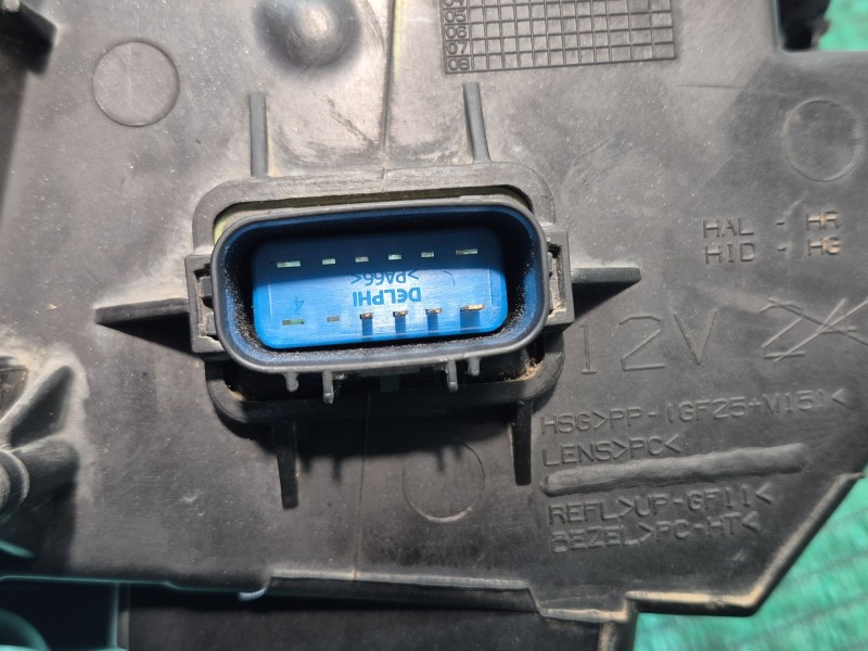 Recambio de faro izquierdo para cadillac cts 3.0 referencia OEM IAM   