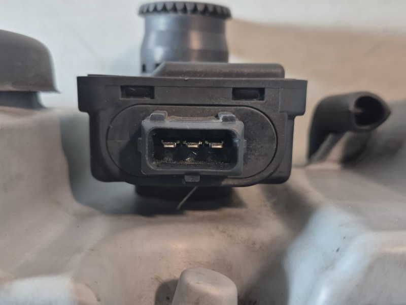 Recambio de faro derecho para chevrolet alero 2.4 16v referencia OEM IAM   