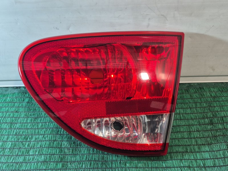 Recambio de piloto trasero derecho interior para chevrolet alero 2.4 16v referencia OEM IAM   