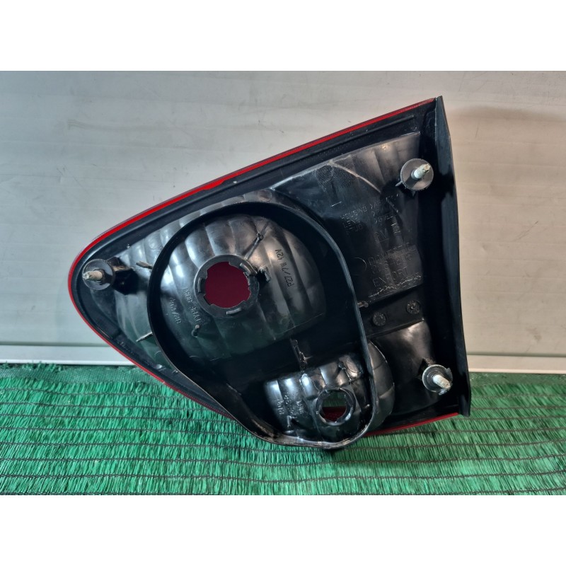 Recambio de piloto trasero izquierdo interior para chevrolet alero 2.4 16v referencia OEM IAM   