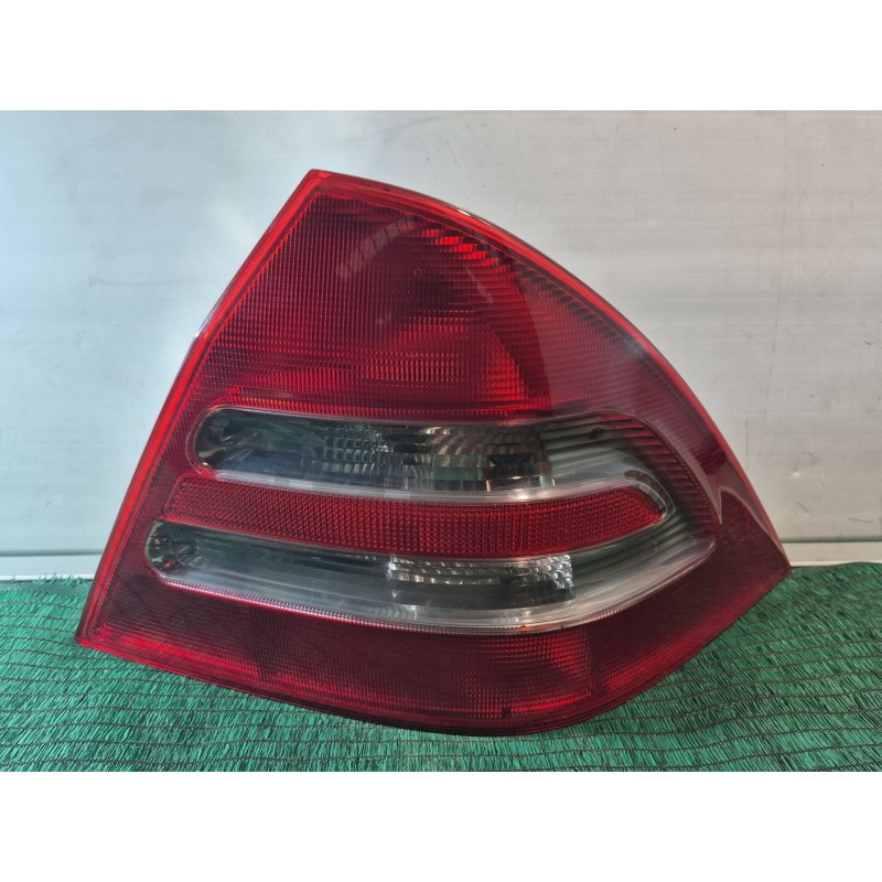 Recambio de piloto trasero derecho para mercedes-benz 190 (w201) e 1.8 (201.018) referencia OEM IAM   