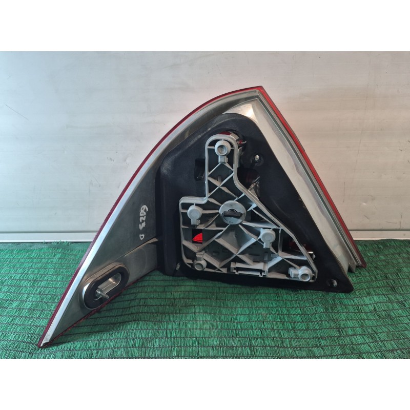 Recambio de piloto trasero derecho para mercedes-benz 190 (w201) e 1.8 (201.018) referencia OEM IAM   