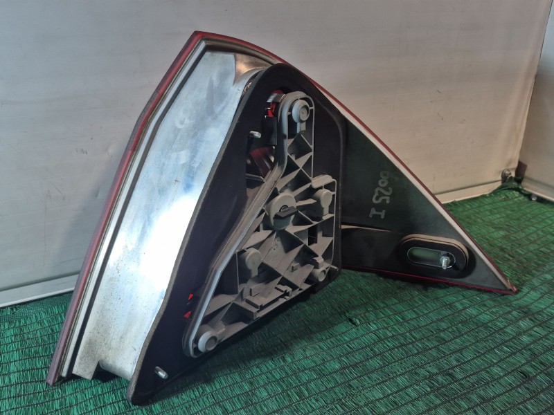 Recambio de piloto trasero izquierdo para mercedes-benz 190 (w201) e 1.8 (201.018) referencia OEM IAM   