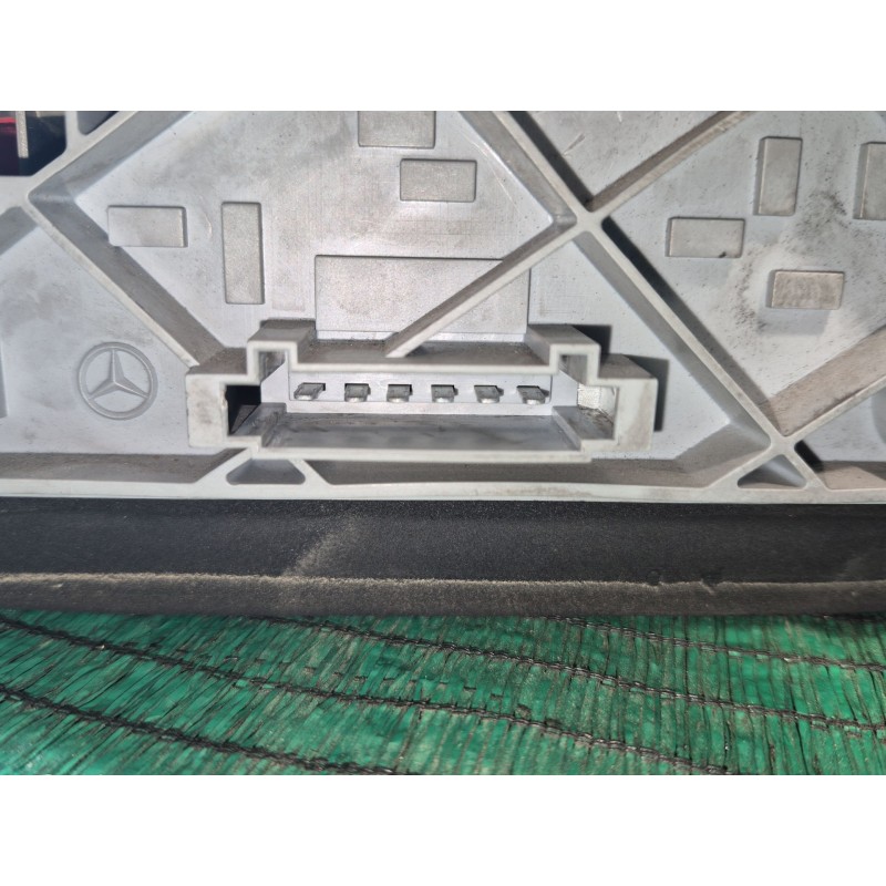 Recambio de piloto trasero izquierdo para mercedes-benz 190 (w201) e 1.8 (201.018) referencia OEM IAM   