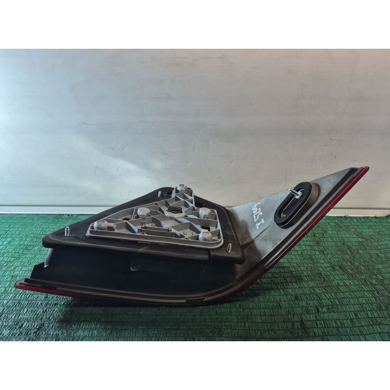 Recambio de piloto trasero izquierdo para mercedes-benz 190 (w201) e 1.8 (201.018) referencia OEM IAM   