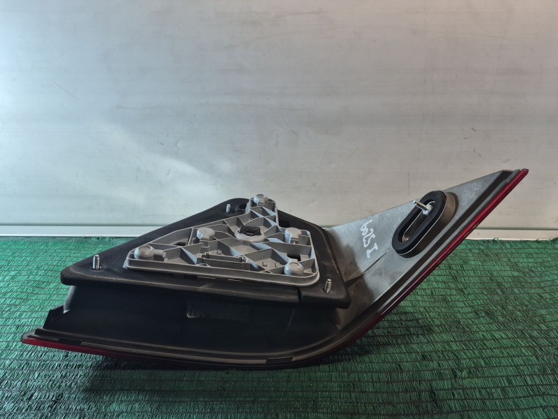 Recambio de piloto trasero izquierdo para mercedes-benz 190 (w201) e 1.8 (201.018) referencia OEM IAM   