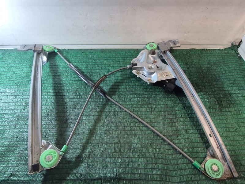 Recambio de elevalunas delantero derecho para cadillac cts 3.0 referencia OEM IAM 992664100 992664100 992664100