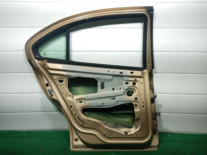 Recambio de puerta trasera izquierda para chevrolet alero 2.4 16v referencia OEM IAM   