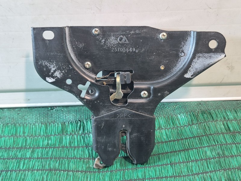 Recambio de cerradura maletero / porton para cadillac cts 3.0 referencia OEM IAM   