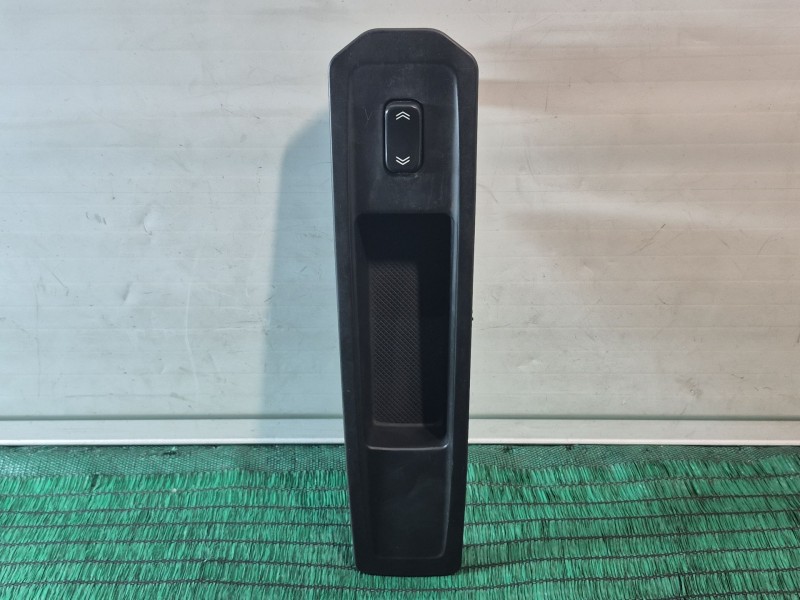 Recambio de mando elevalunas delantero derecho para cadillac cts 3.0 referencia OEM IAM   