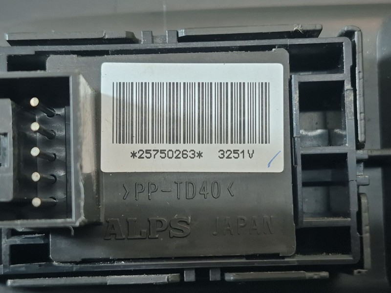 Recambio de mando elevalunas delantero derecho para cadillac cts 3.0 referencia OEM IAM   