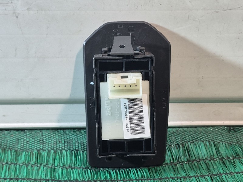 Recambio de mando elevalunas trasero izquierdo para cadillac cts 3.0 referencia OEM IAM 25750264 25750264 25750264